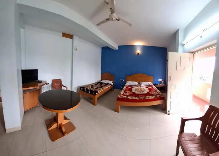 Vinayaka Deluxe Lodge
