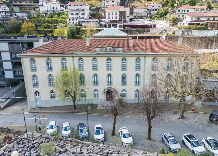 Hotel Apartamentos Geres Ribeiro