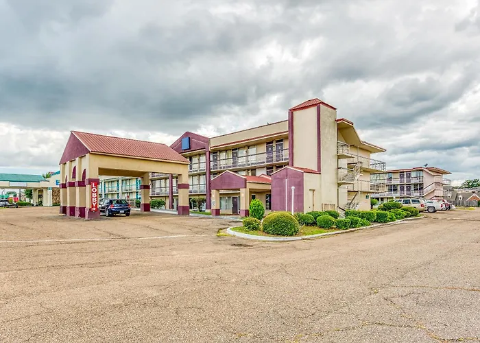 Oyo Hotel Jackson North I-55