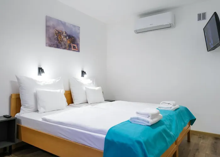 Hotel Adalbert Boldog Meszlenyi Zoltan Haz