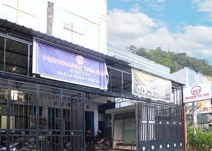 Oyo 93117 Penginapan Tiga Dara