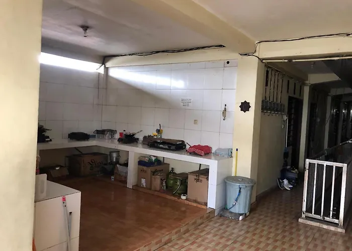 Hotel O Homestay Bu Sun Syariahneartaman Rekreasi & Pemandian Taman Suruh