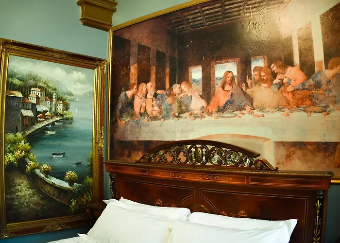 Chateau Connellsville Starry Night Suite