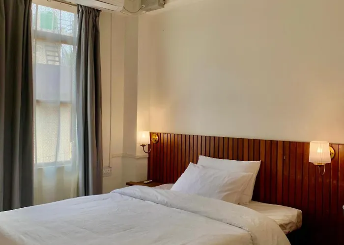 The Alcove Bed And Breakfast