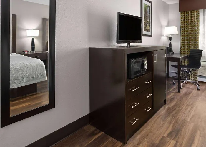 La Quinta Inn By Wyndham Buffalo Airport