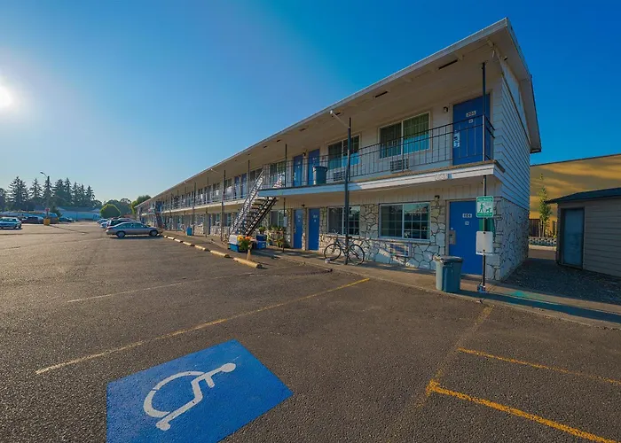 Travelodge Inn & Suites By Wyndham Saint Helens Or