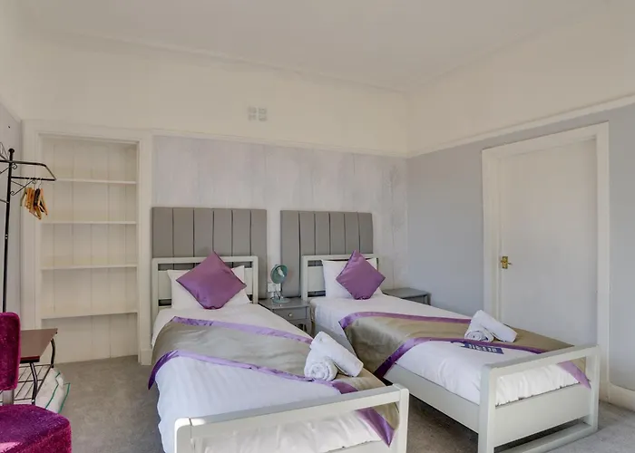 The County Hotel - Self Check-In, Ultra Fast Wi-Fi, Free Parking, Central Location