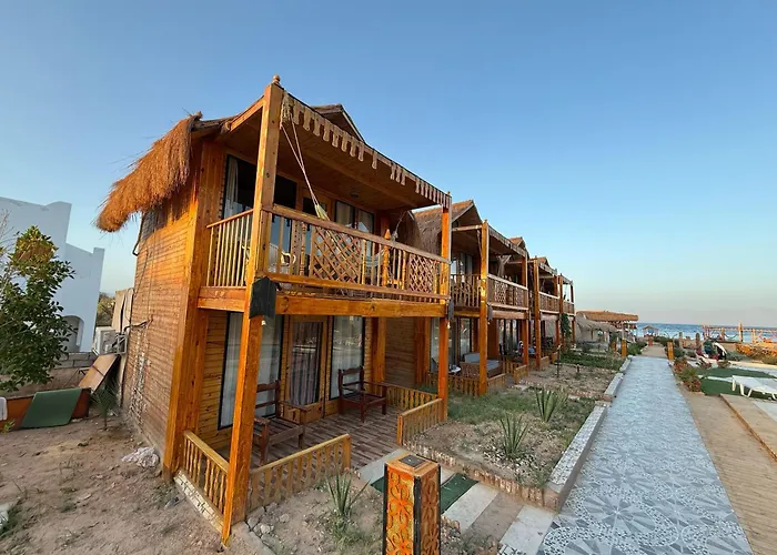 Green Beach Camp & Hotel