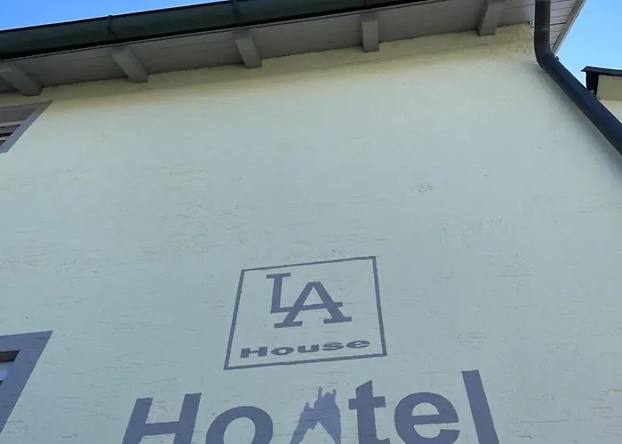 House La Neuschwanstein - Budget City Hotel