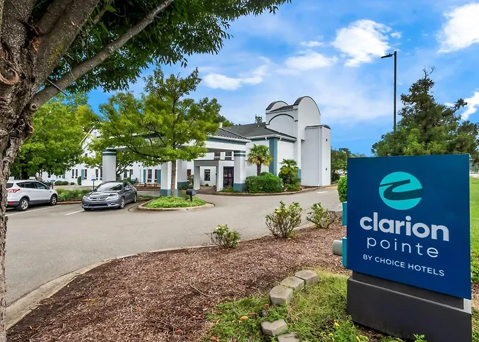 Clarion Pointe Apex - Holly Springs Hotel