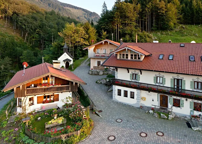 Berggasthof Hotel Duftbraeu I Ruhige Alleinlage I Mitten Im Gruenen
