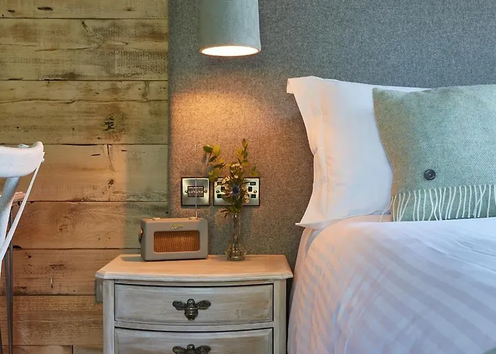 Wild Thyme & Honey - Cirencester-Cotswolds
