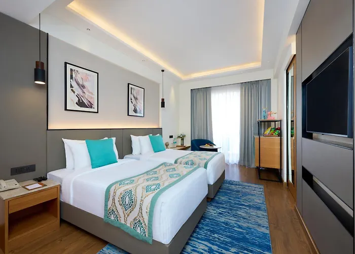 Iris Sarovar Portico