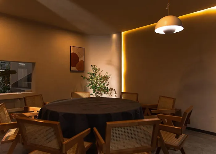 Shangri La Yi Shan Ban Yun Inn