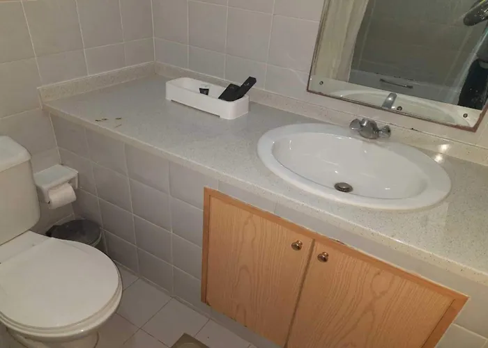 Oyo 142 Al Sharqiya Sands Hotel