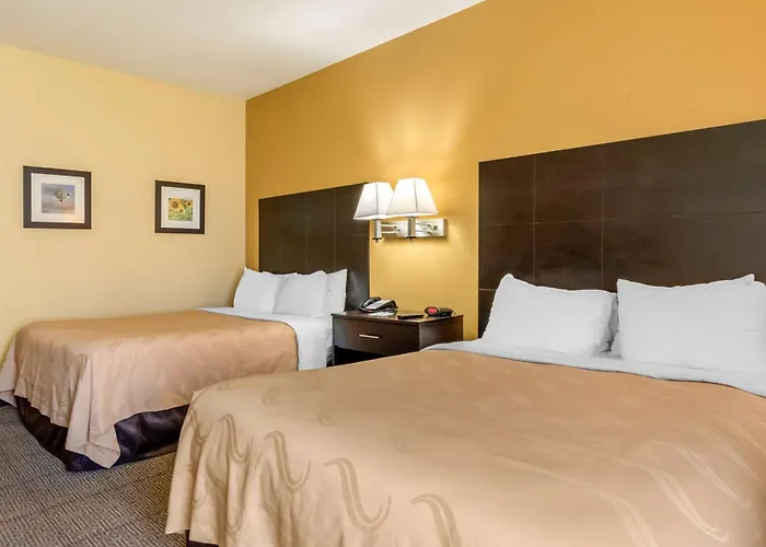 Quality Inn & Suites Lenexa Kansas City