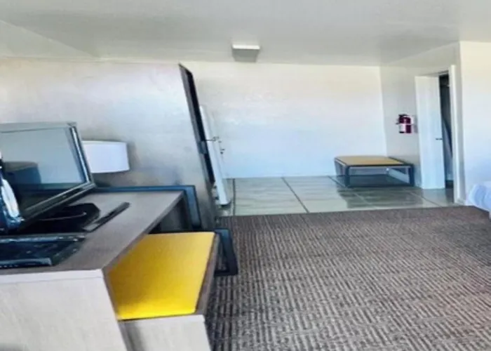 Oyo Garden Inn And Suites Pearsall I-35 East