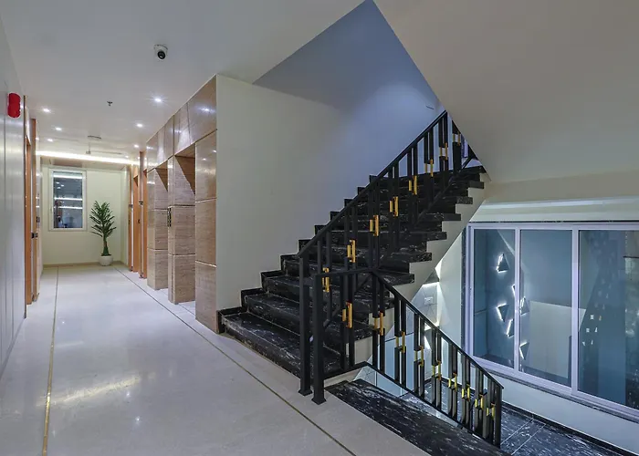 Hotel Sera, Vadodara