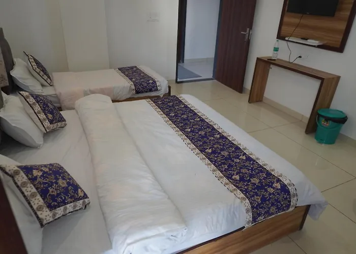 Hotel Raj Hans-500 Meter Khatu Shyam Ji Temple