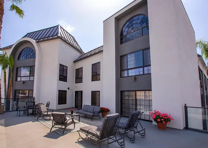 Coast Burbank Hotel