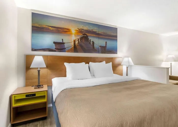 Quality Inn & Suites Decatur Priceville I-65