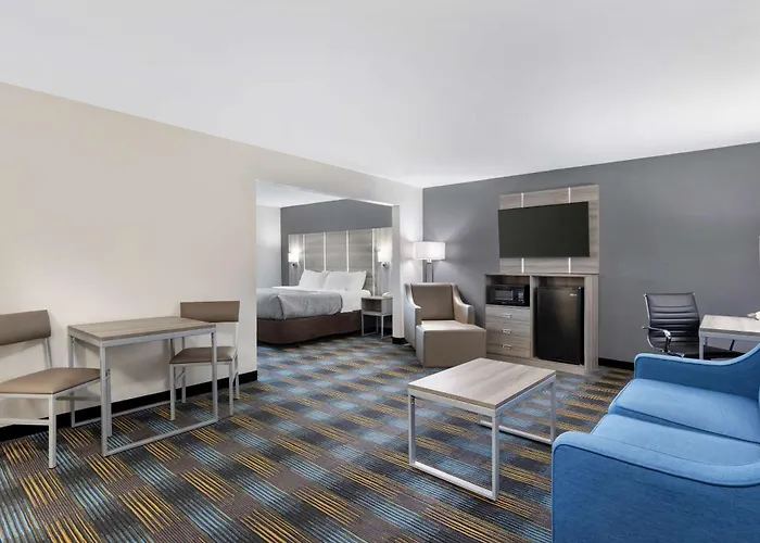 Quality Inn & Suites Fort Madison Near Hwy 61