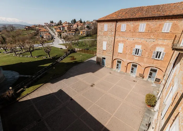 Casa Regina Montis Regalis