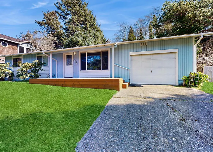 Cottage On Hemlock Street