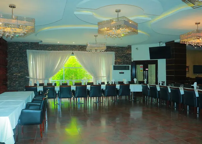 Safari Club 1