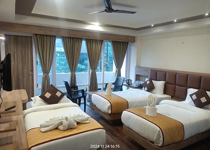 Golden Peaks Hotel & Restaurant