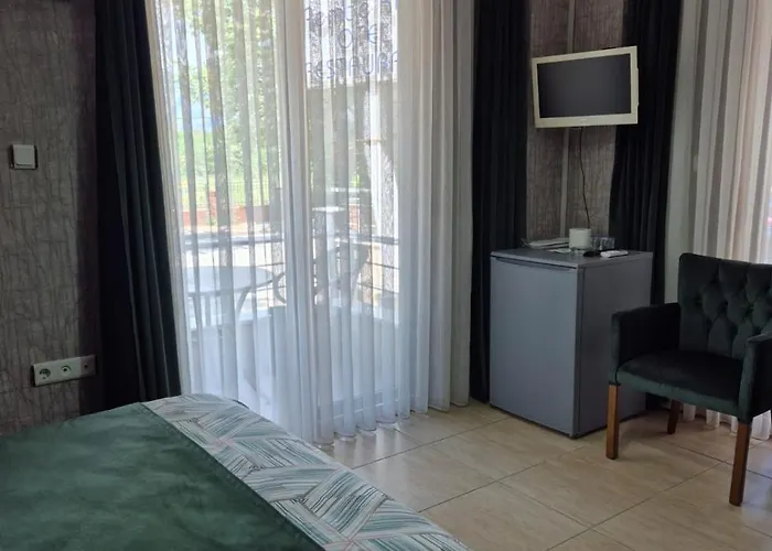 Pembe Koesk Otel