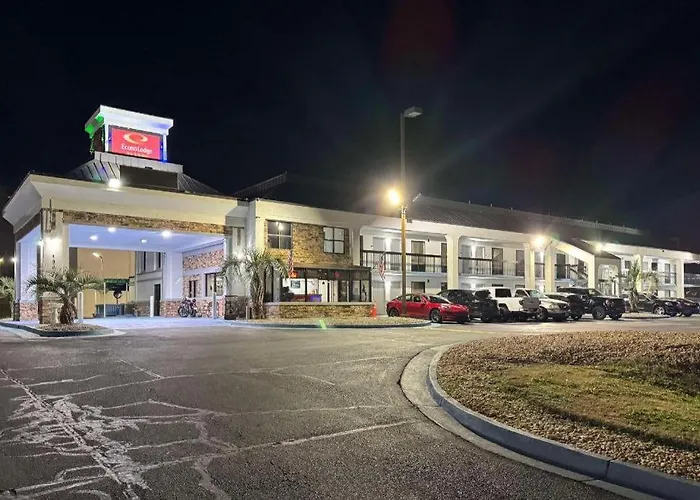 Econo Lodge Inn & Suites Macon North