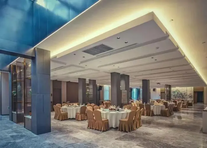 Green Season Hotel