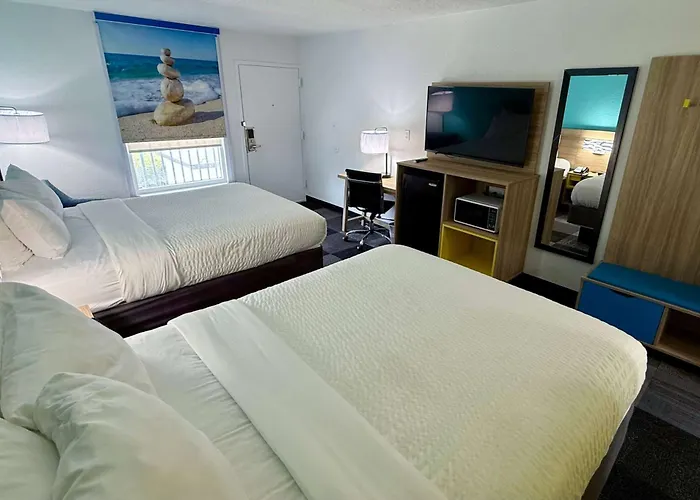 Days Inn By Wyndham Eglin Afb