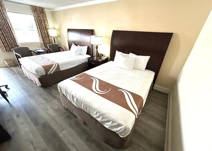 Relax Inn Perry National Fairgrounds Area I-75