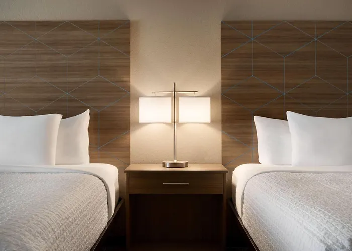 La Quinta By Wyndham Shawnee