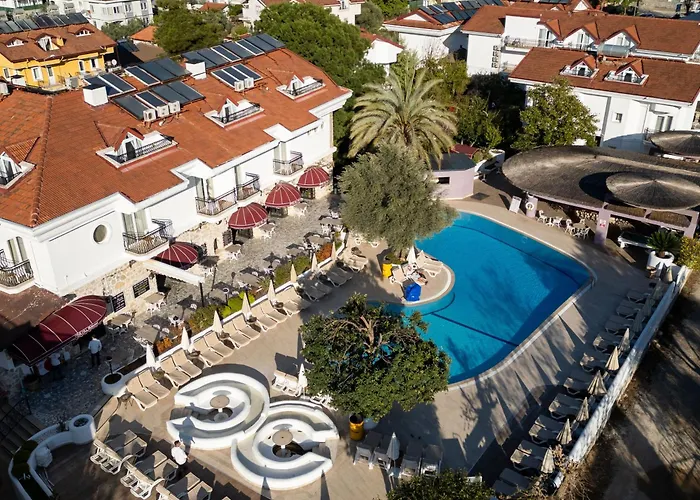 Pinehill Hotel & Suites