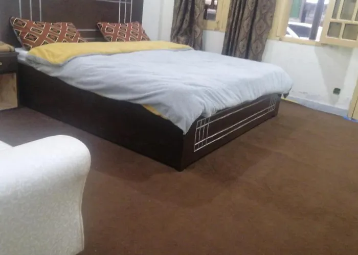 4 Season Hotel And Suites Malam Jabba