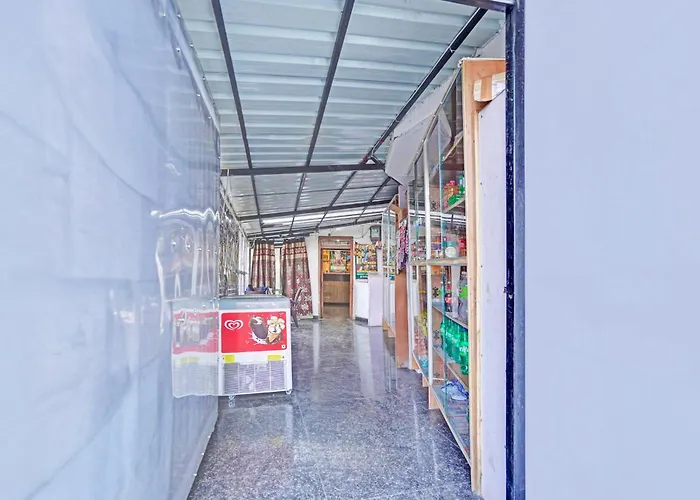 Super Collection O Mall Road Shimla Formerly Radhey Shyam