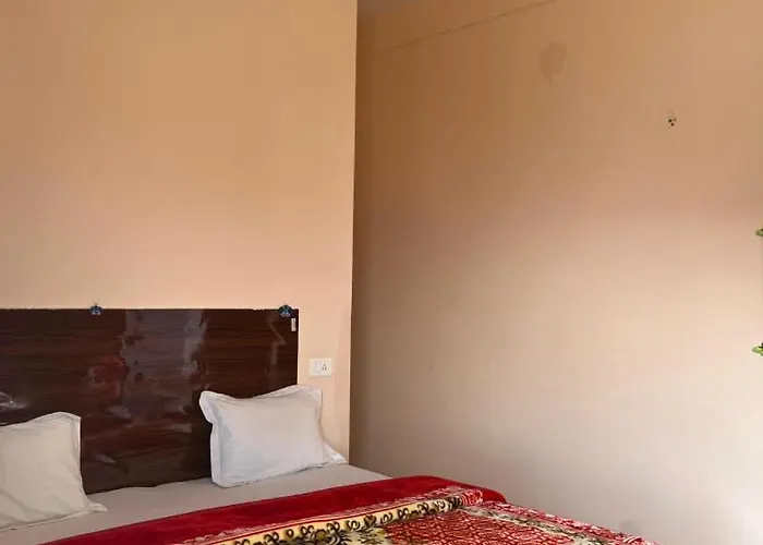 Gunjan Home Stay