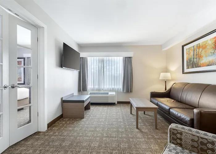 Best Western Plus Windjammer Inn & Conference Center