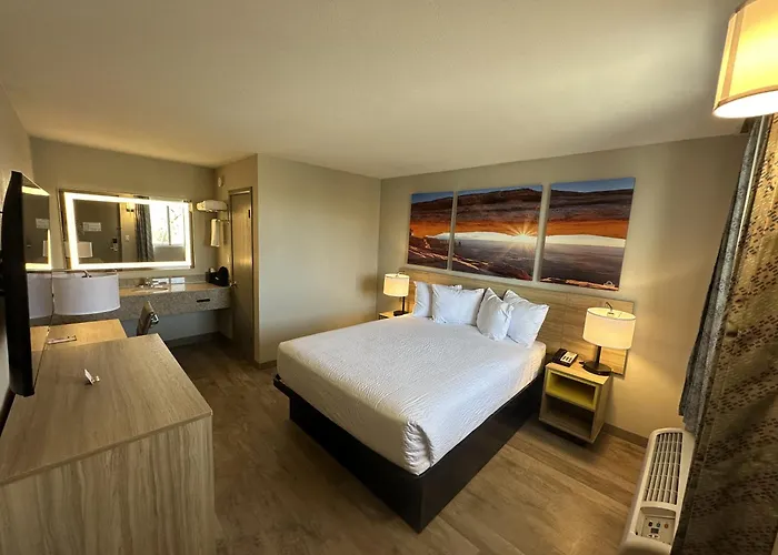 Days Inn By Wyndham Farmington Nm