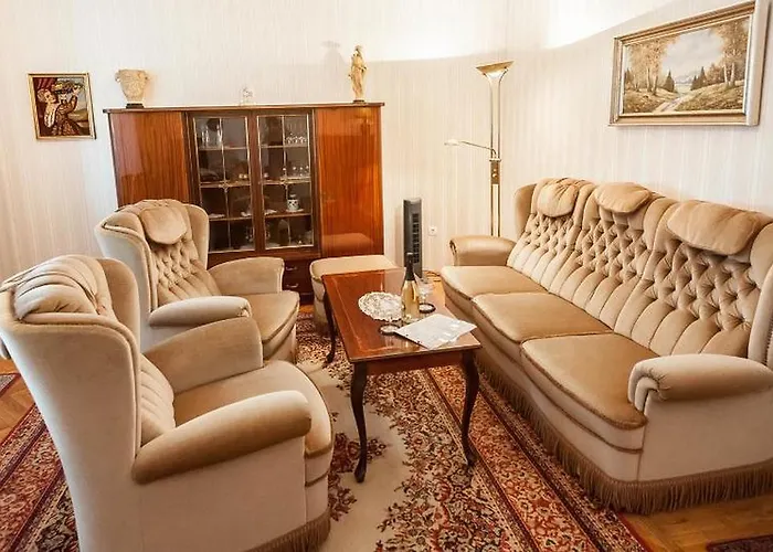 Ferienhaus Mit Garten & Parkplatz, Fuer Paare, Familien Und Hunde