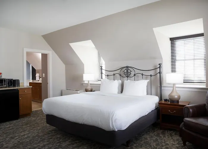 Normandy Farm Hotel & Conference Center