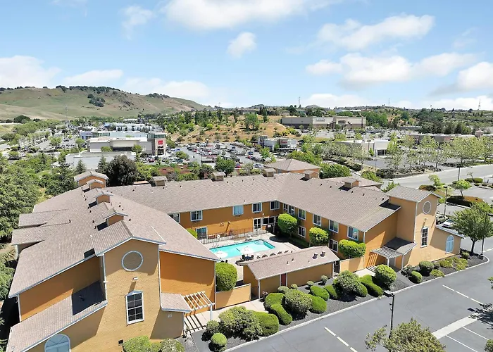 Quality Inn Near Six Flags Discovery Kingdom-Napa Valley