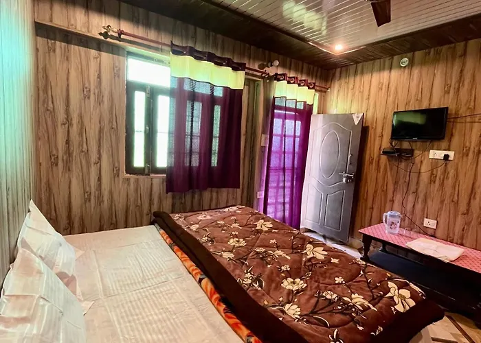 Astha Guest House