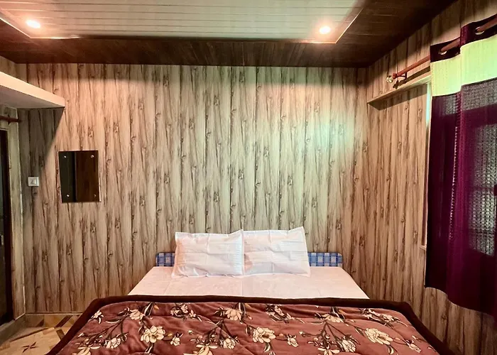 Astha Guest House