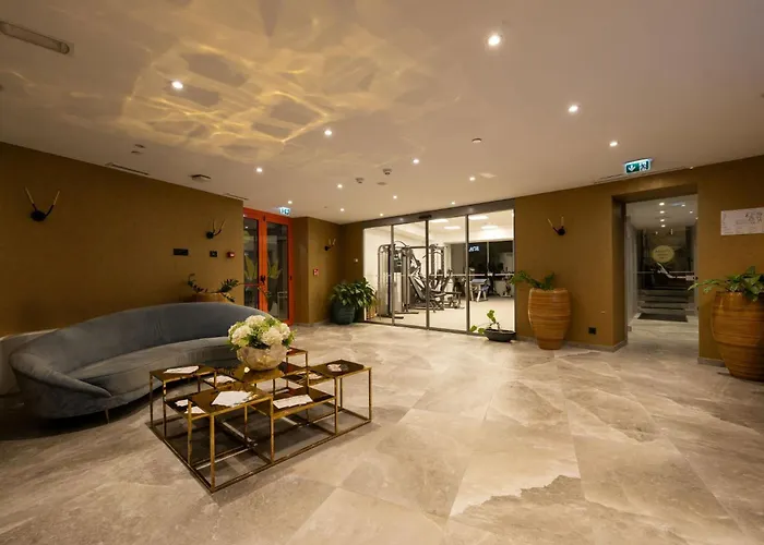 Royal Ariston Hotel