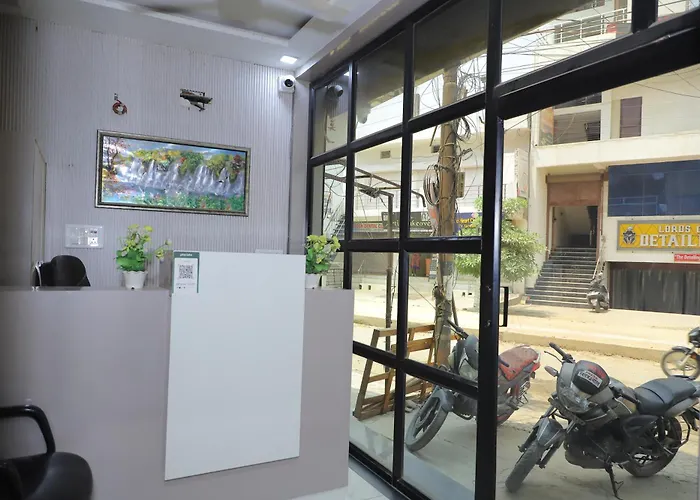 Hotel Green Apple Bareilly