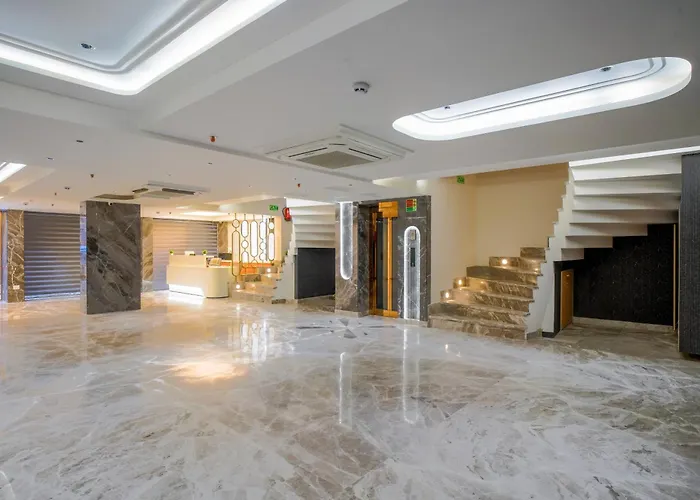 The Horizon By La Riqueza Hotels - A Premium Hotel In The Heart Of City - 05 Mins From New Delhi Station & Connaught Place
